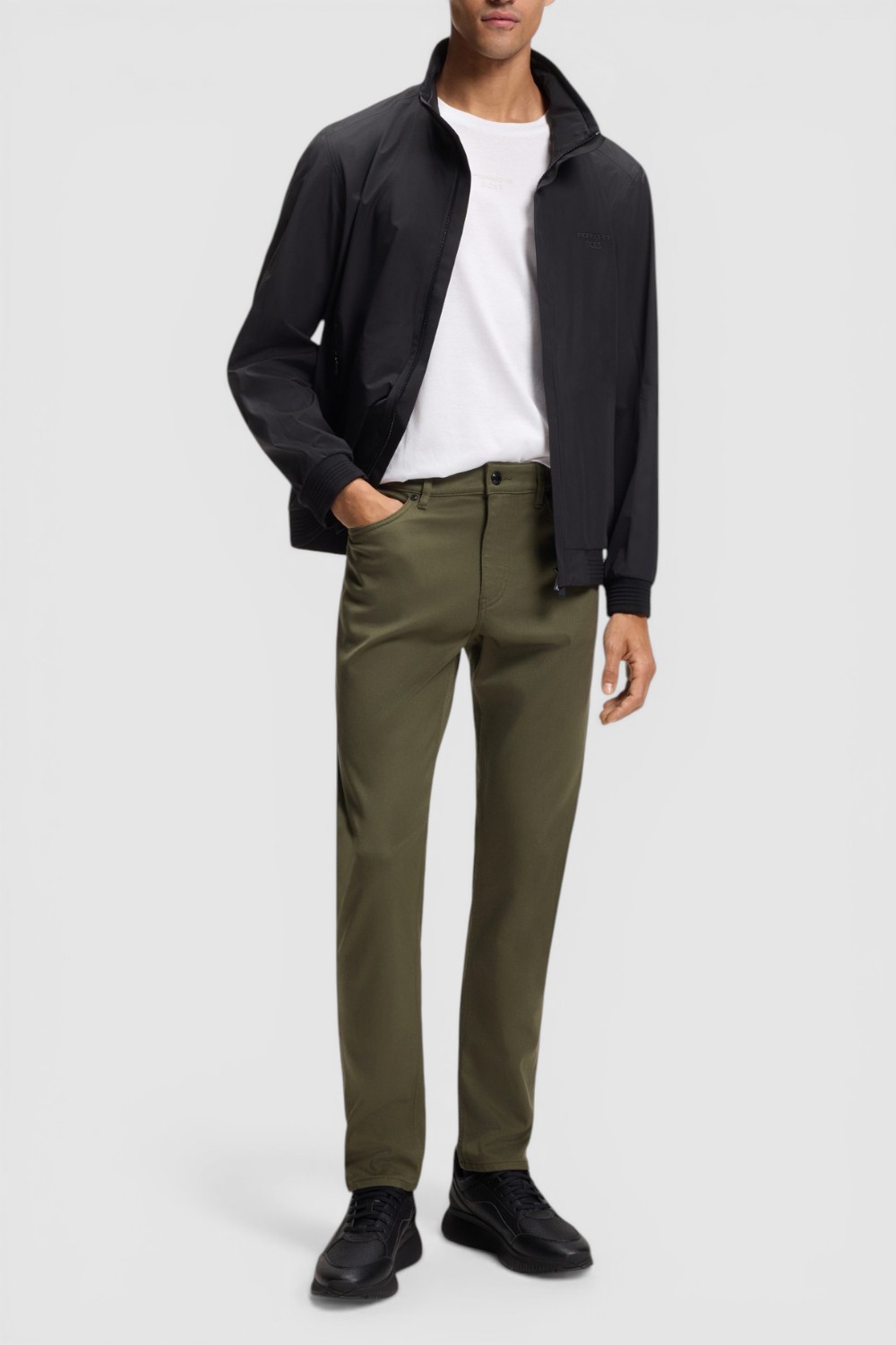 תמונת כל הלוק של מכנסיים ארוכים בוס X פורשה